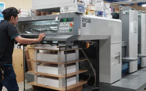 徹底したコストカットと驚きの短納期